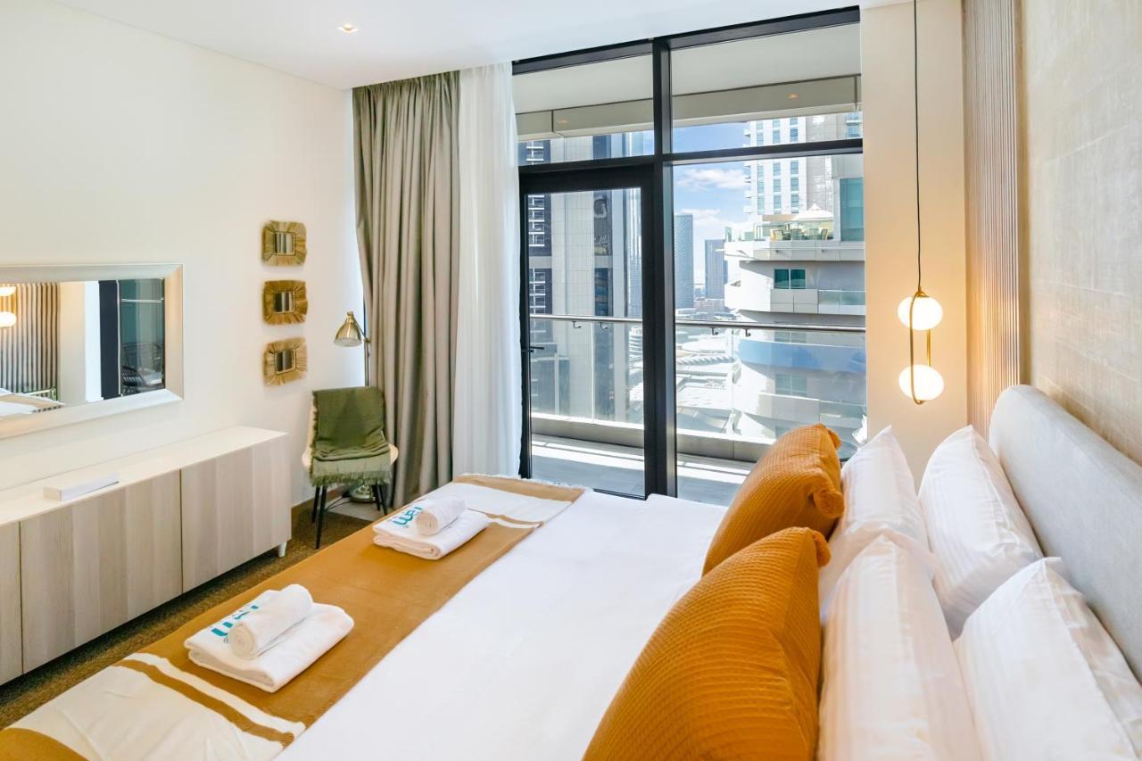 Fam Living - Rp Heights - 3 Mins Walk To Burj Khalifa & Dubai Mall Downtown Dubai Exterior photo
