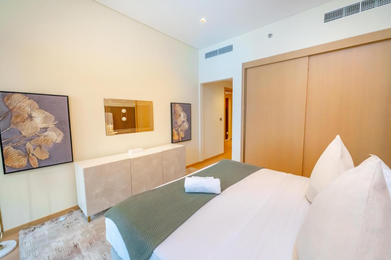 Fam Living - Rp Heights - 3 Mins Walk To Burj Khalifa & Dubai Mall Downtown Dubai Exterior photo