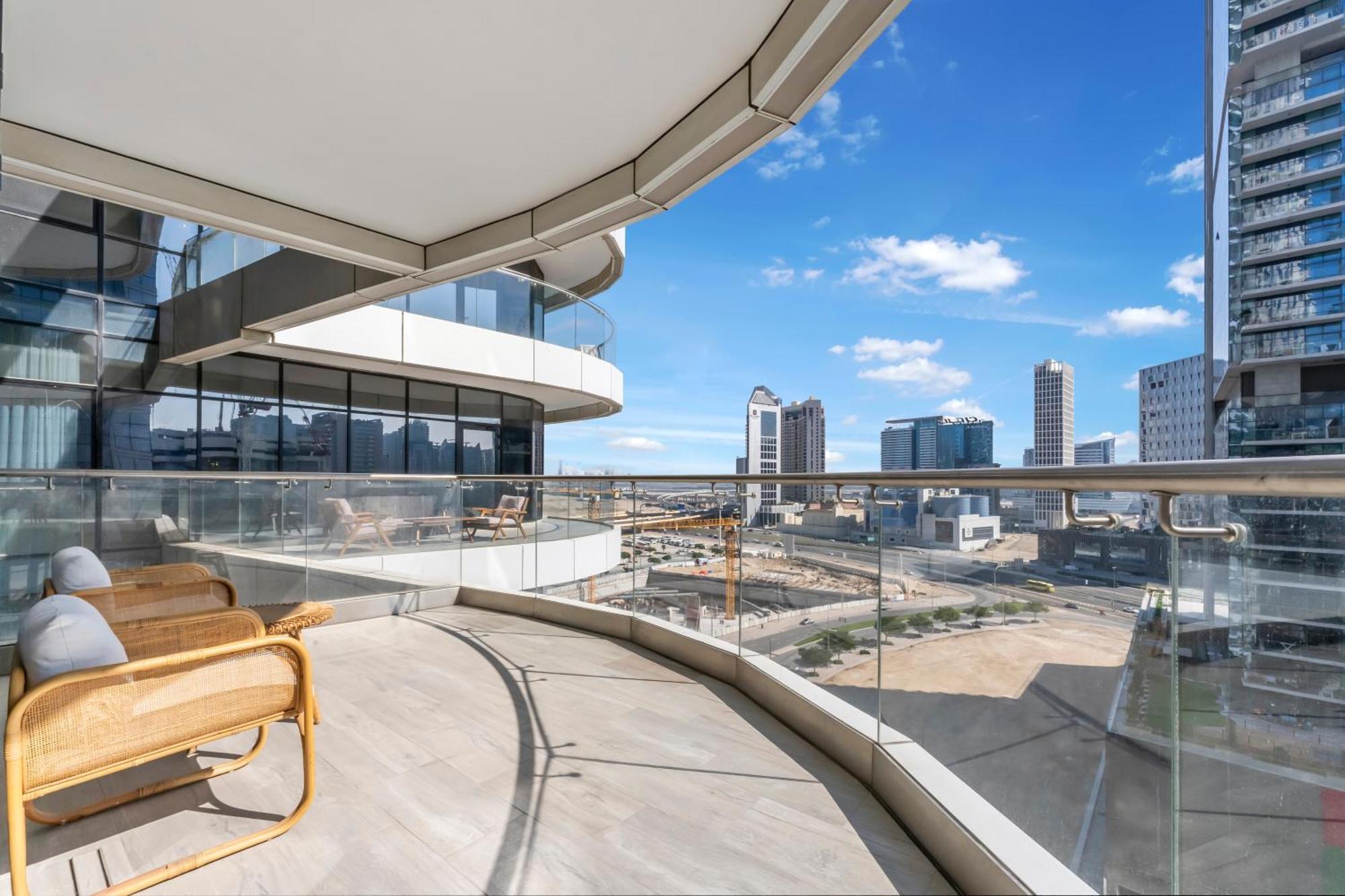 Fam Living - Rp Heights - 3 Mins Walk To Burj Khalifa & Dubai Mall Downtown Dubai Exterior photo